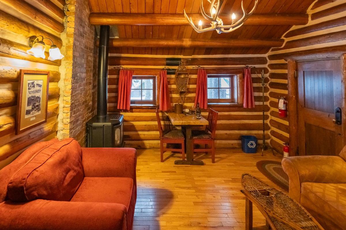 Storm Mountain Lodge & Cabins Касл-Джанкшен Экстерьер фото