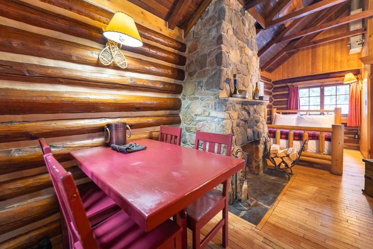 Storm Mountain Lodge & Cabins Касл-Джанкшен Экстерьер фото