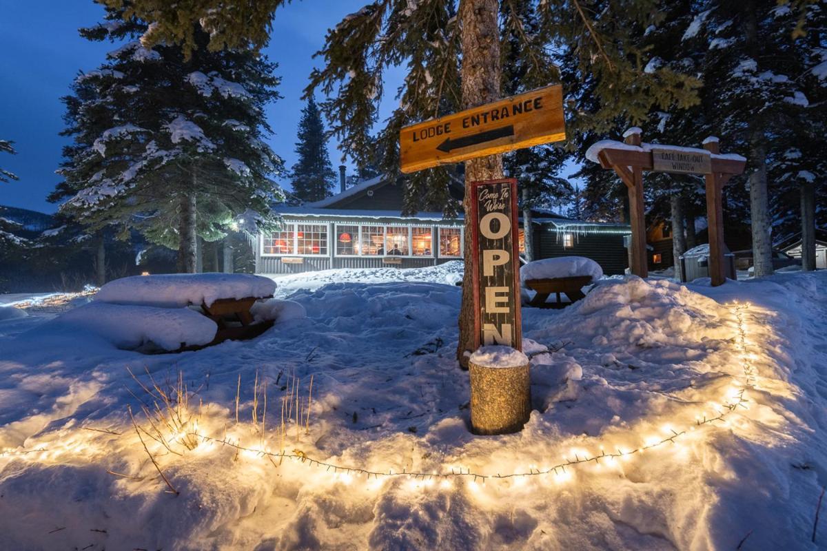 Storm Mountain Lodge & Cabins Касл-Джанкшен Экстерьер фото