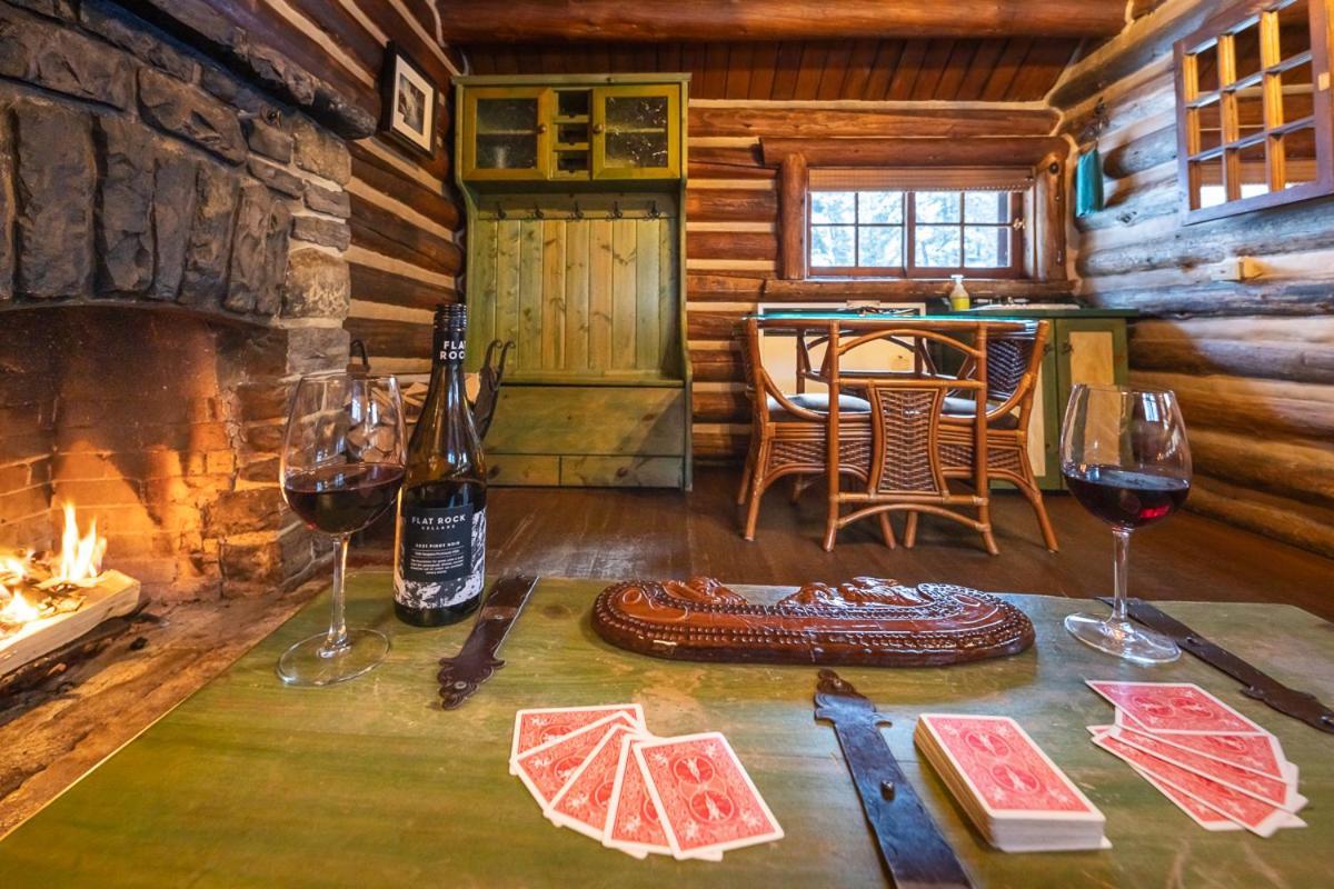 Storm Mountain Lodge & Cabins Касл-Джанкшен Экстерьер фото