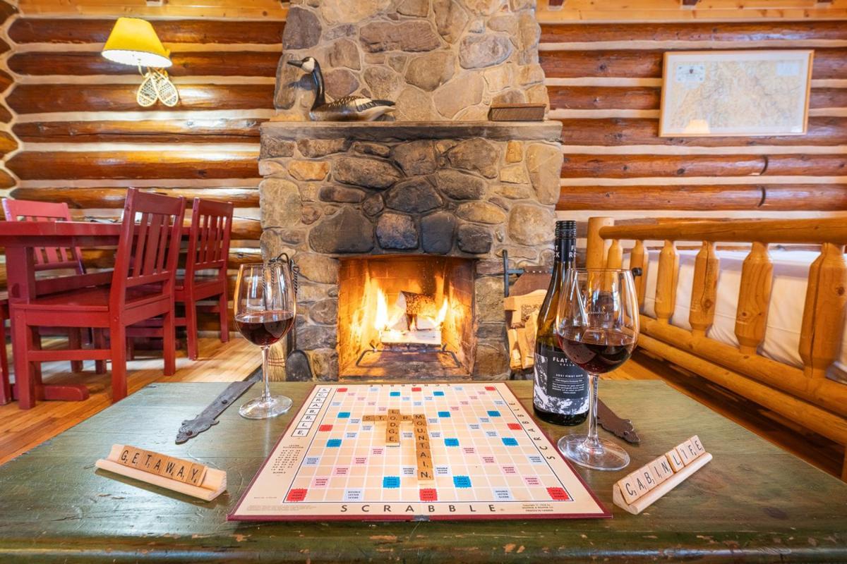 Storm Mountain Lodge & Cabins Касл-Джанкшен Экстерьер фото