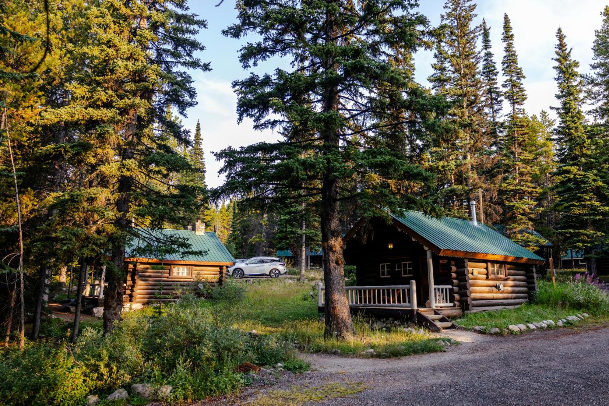 Storm Mountain Lodge & Cabins Касл-Джанкшен Экстерьер фото
